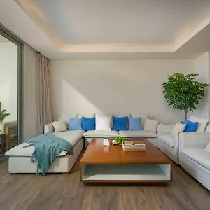 Stunning Across My Khe ! Rooftop Pool & Gym Da Nang