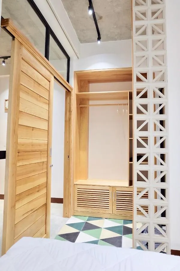 Apartment Uri House, 1- 2 Bedroom Tourism Apt, 5' Walk Dragon Bridge Da Nang